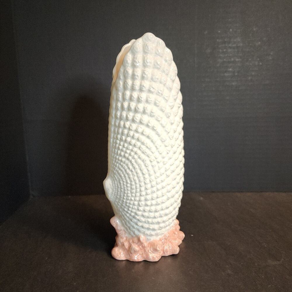 Vtg R.H. Macy Ceramic White Clam Shell Coral 9.5" Vase 1994 Handpainted Taiwan
